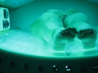 PEEP HOLE SPY CAM ON wife MASTURBATING IN TANNING BED - ORGASMS